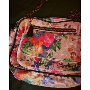 Urban Outfitters, Kimchi Blue purse ✨